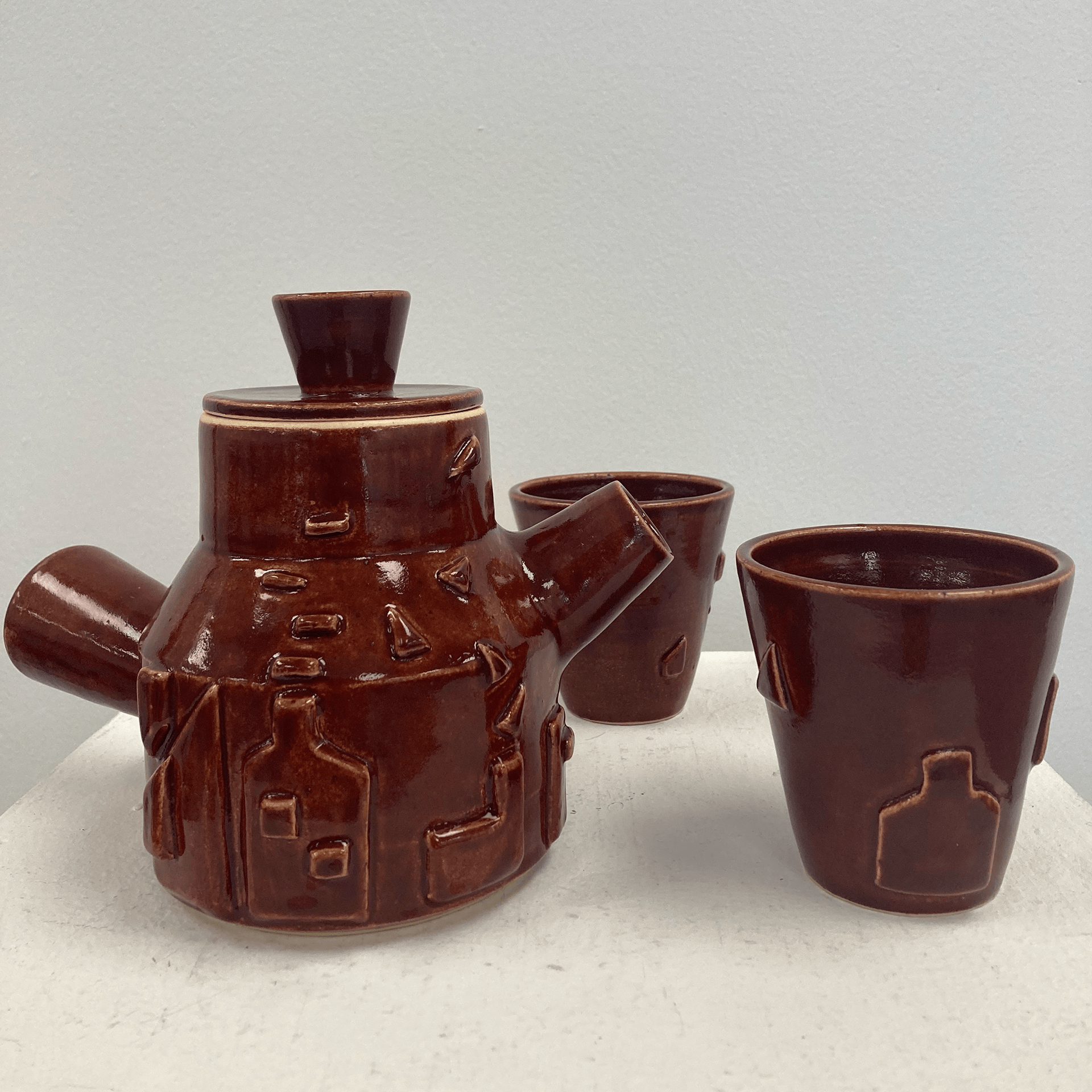 Ceramic set of tableware
